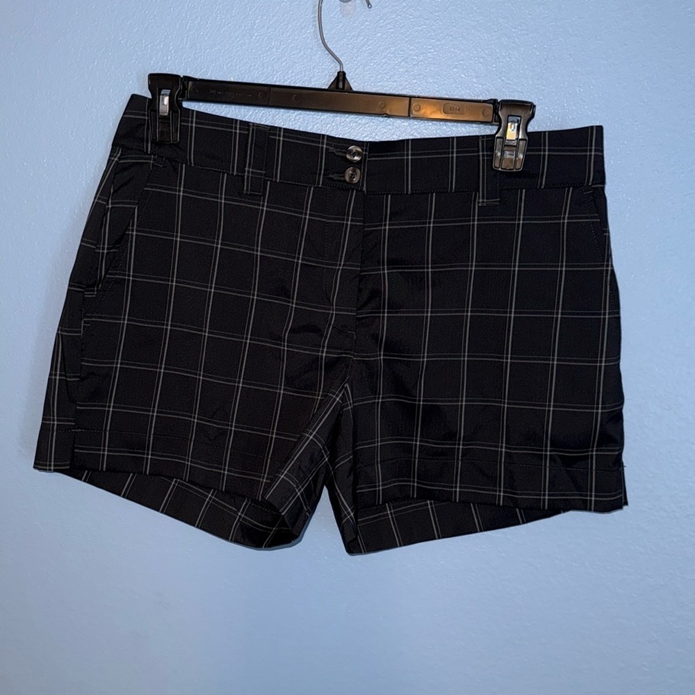 Skechers Ladies Golf Shorts - size 12. BB